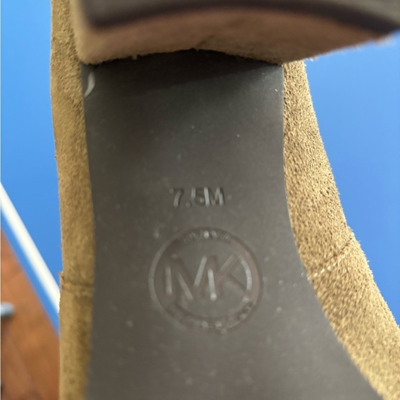 Michael Kors olive green 7.5 Suede Ankle Booties - Picture 7 of 7